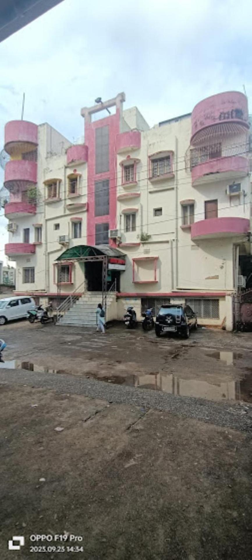 Laxminarayan Club & Resort Vadodara Exterior photo